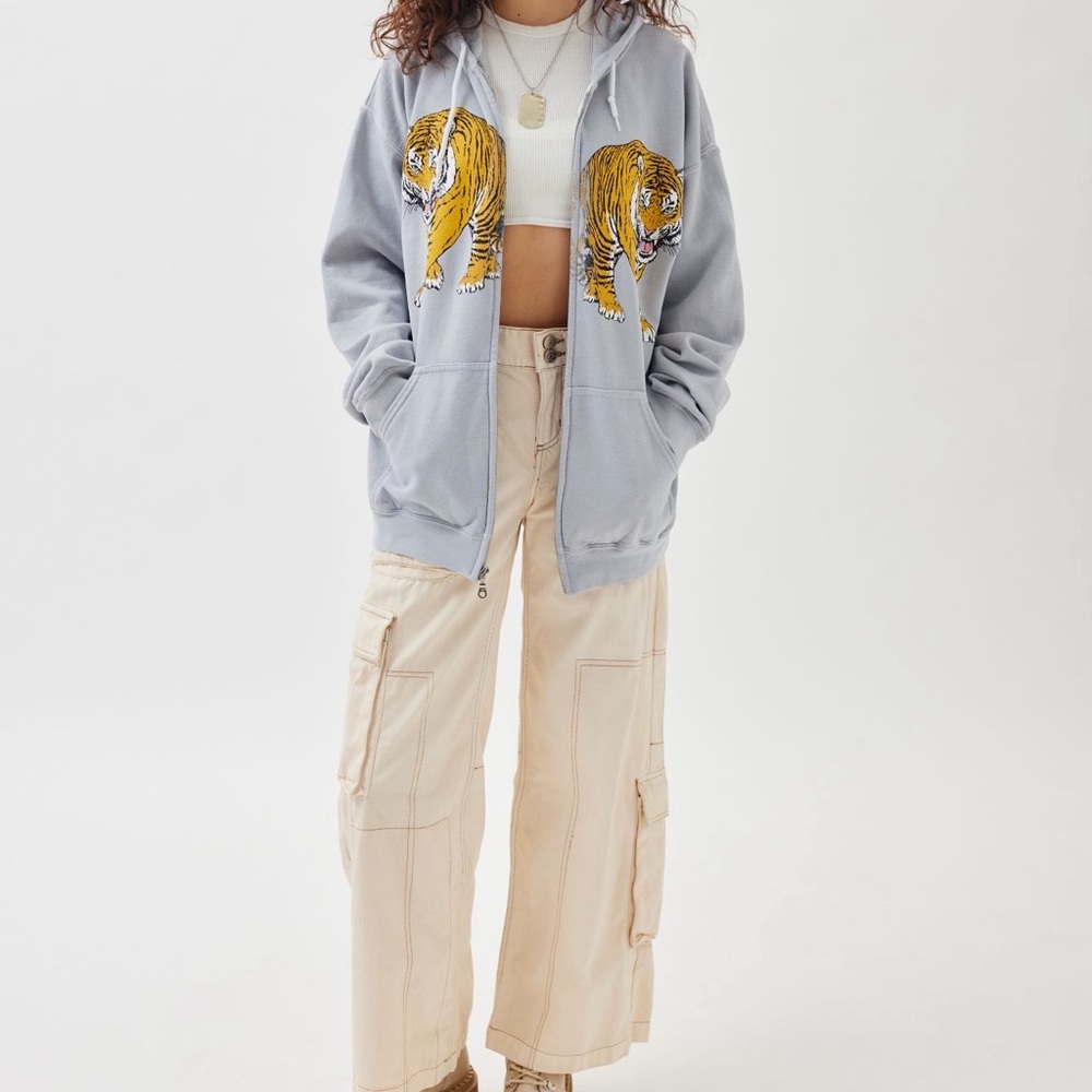 oversized tiger zip up!